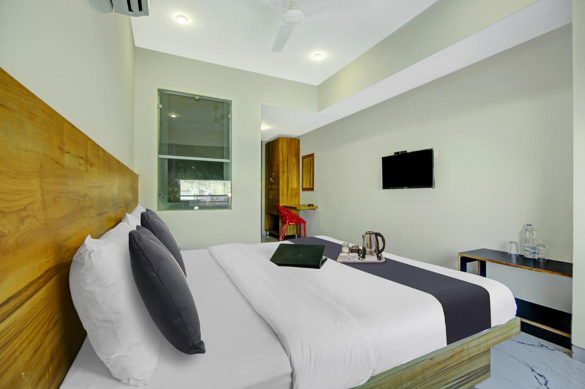 Super Townhouse Geetanjali Inn Gurgáon Kültér fotó