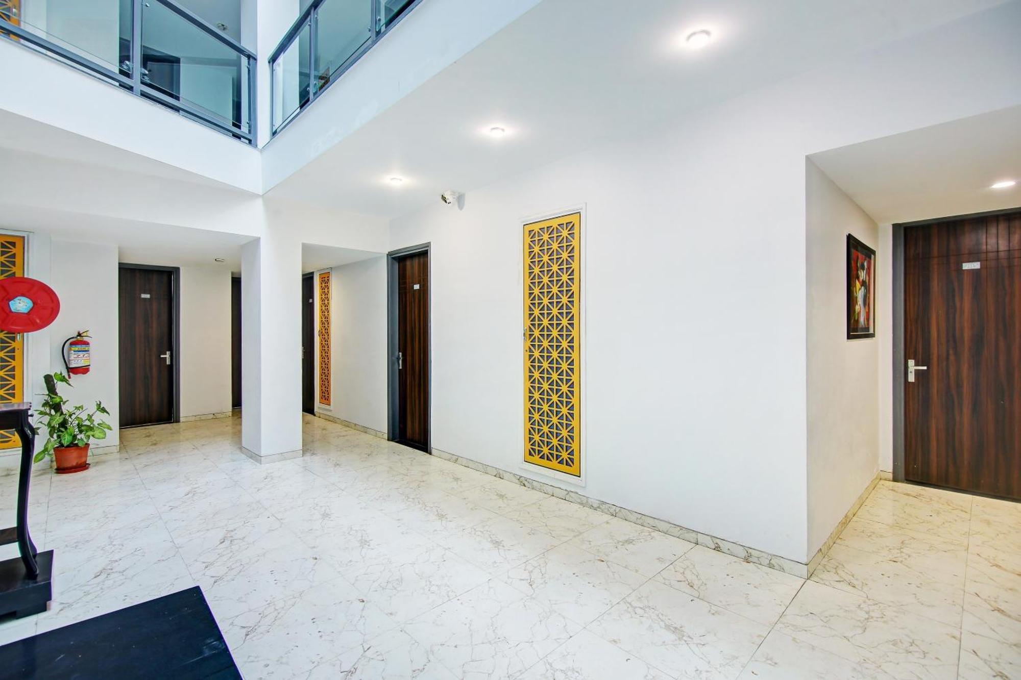 Super Townhouse Geetanjali Inn Gurgáon Kültér fotó