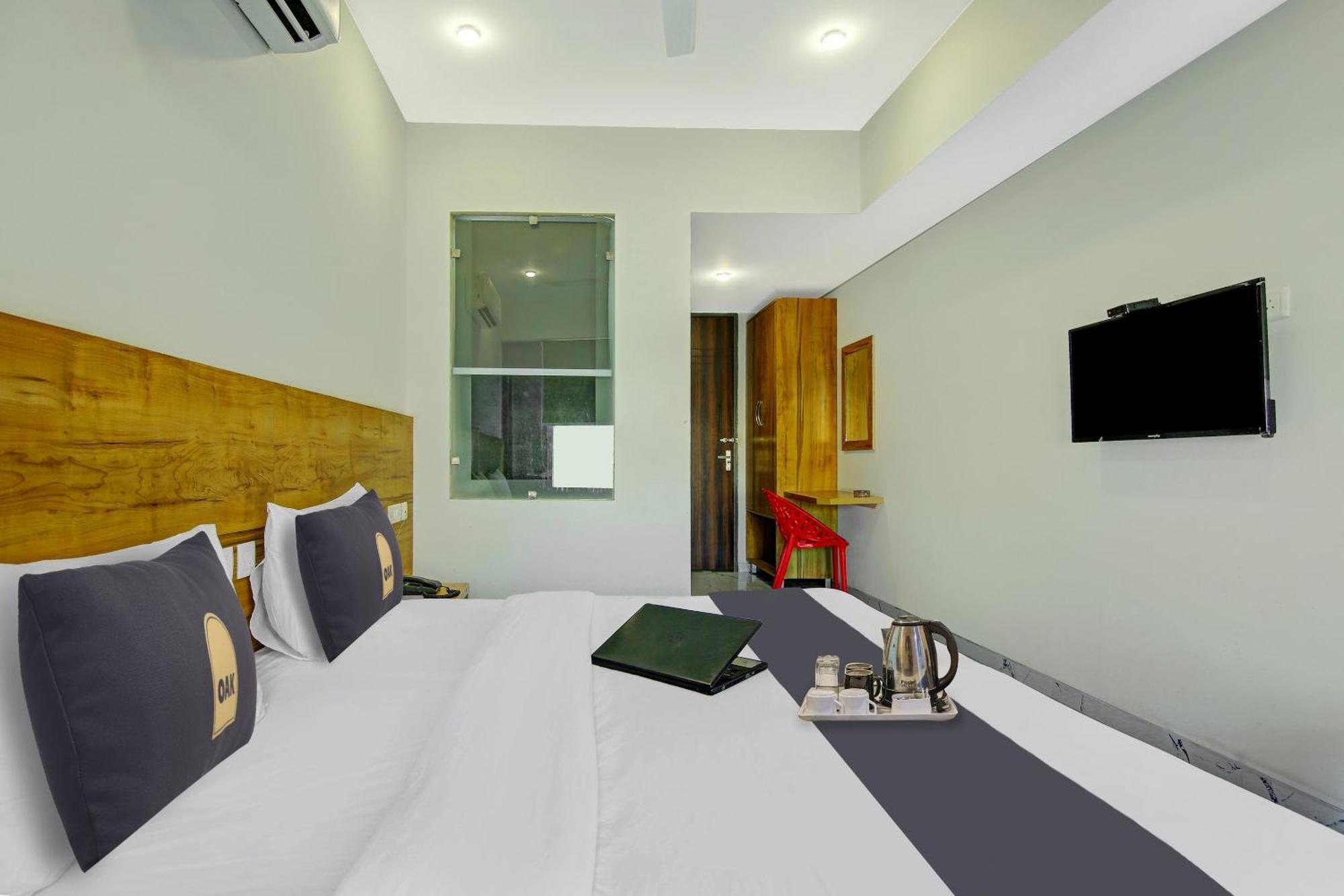 Super Townhouse Geetanjali Inn Gurgáon Kültér fotó