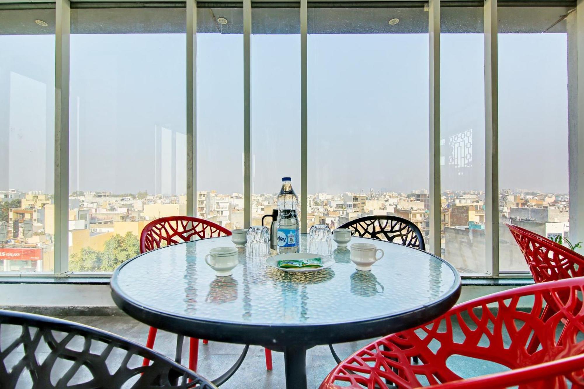 Super Townhouse Geetanjali Inn Gurgáon Kültér fotó