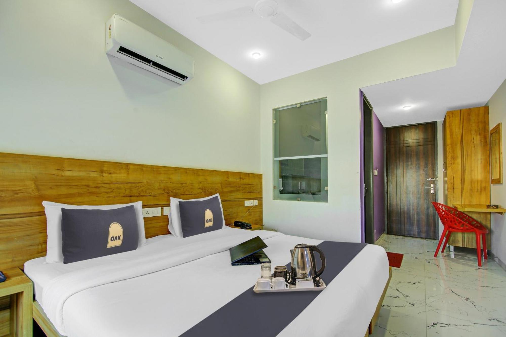 Super Townhouse Geetanjali Inn Gurgáon Kültér fotó