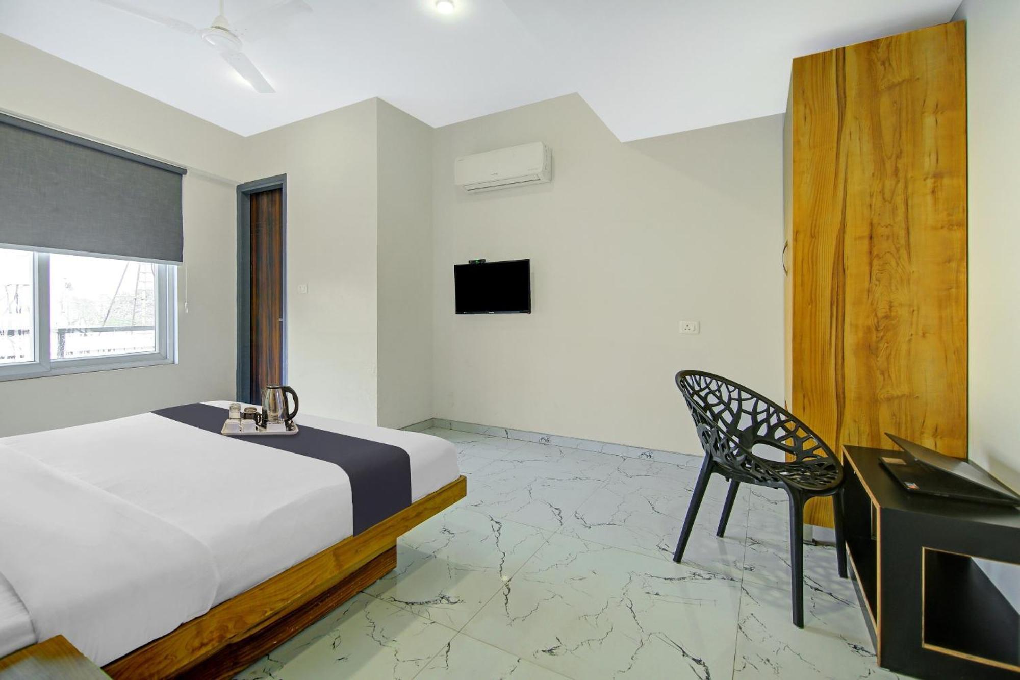 Super Townhouse Geetanjali Inn Gurgáon Kültér fotó
